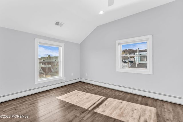 2 Bedle Place, Highlands, NJ 07732