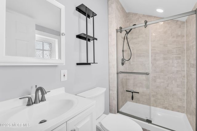 2 Bedle Place, Highlands, NJ 07732