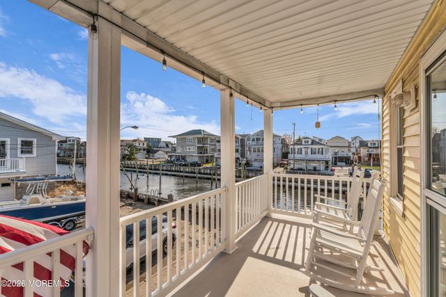 2 Bedle Place, Highlands, NJ 07732