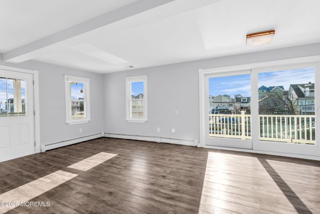 2 Bedle Place, Highlands, NJ 07732