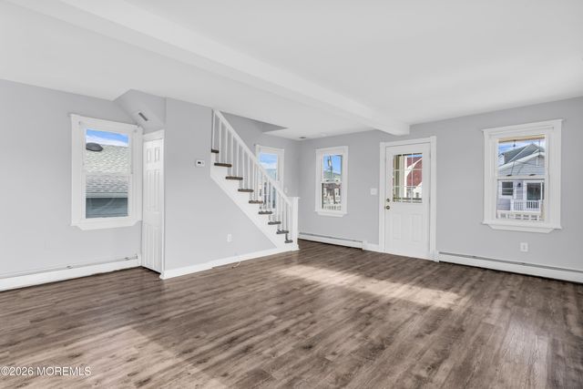 2 Bedle Place, Highlands, NJ 07732