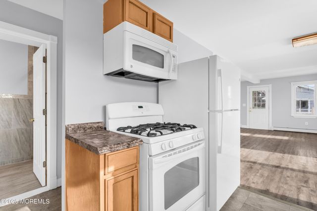 2 Bedle Place, Highlands, NJ 07732