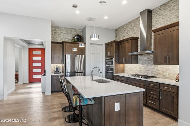 2419 E Wrightson View Drive, Green Valley, AZ 85614