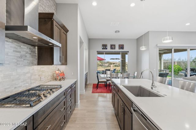 2419 E Wrightson View Drive, Green Valley, AZ 85614