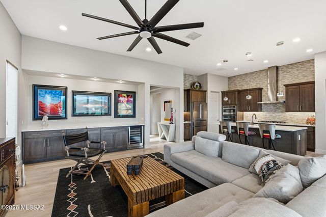 2419 E Wrightson View Drive, Green Valley, AZ 85614