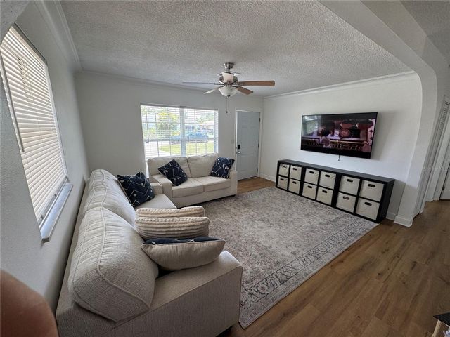 631 75TH AVENUE N, St Petersburg, FL 33702