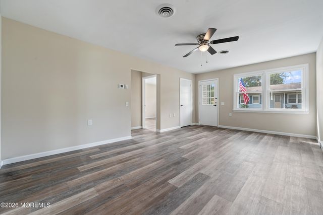 18 N Chestnut Avenue, Whiting, NJ 08759