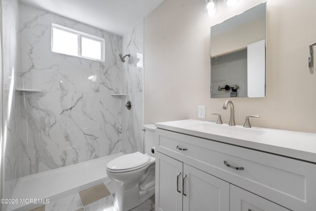 18 N Chestnut Avenue, Whiting, NJ 08759