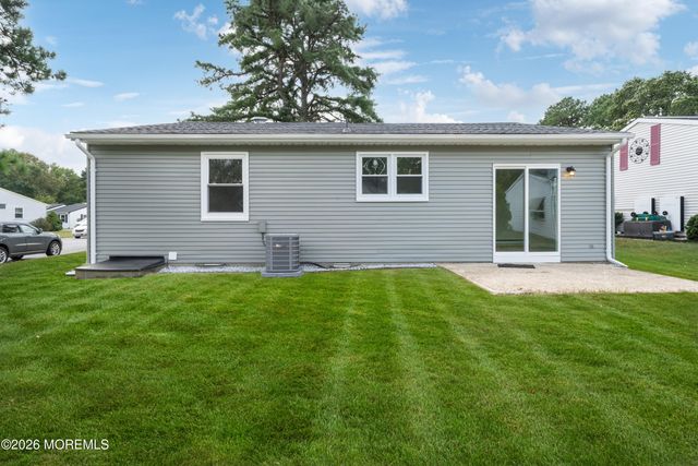 18 N Chestnut Avenue, Whiting, NJ 08759