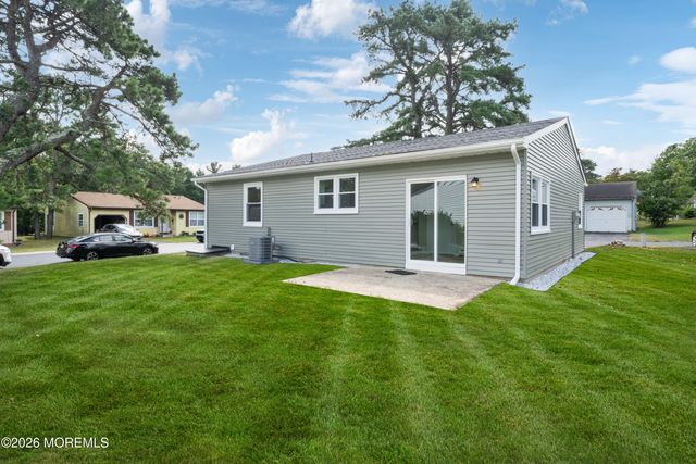 18 N Chestnut Avenue, Whiting, NJ 08759