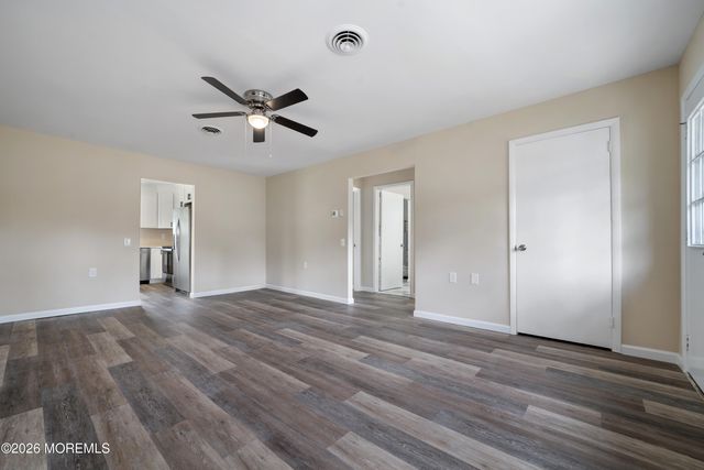 18 N Chestnut Avenue, Whiting, NJ 08759
