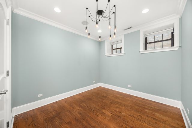 842 W Belle Plaine Avenue GW, Chicago, IL 60613