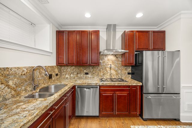 842 W Belle Plaine Avenue GW, Chicago, IL 60613