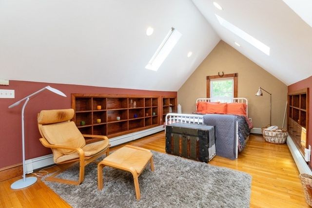 40 Ivory St, Boston, MA 02132