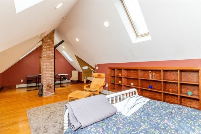 40 Ivory St, Boston, MA 02132