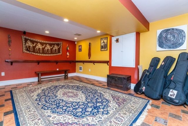 40 Ivory St, Boston, MA 02132