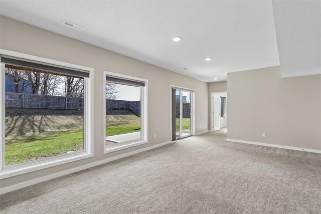 640 Daybreak Drive, Waukee, IA 50263