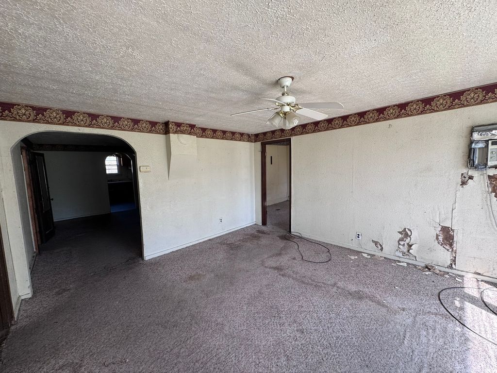 Image 2 of property listing at 712 Rhodes Street, Centralia, IL 62801
