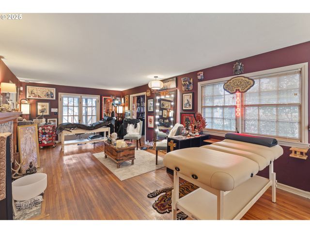 882 Ne 7TH St, Grants Pass, OR 97526