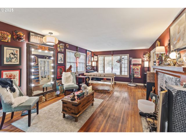 882 Ne 7TH St, Grants Pass, OR 97526