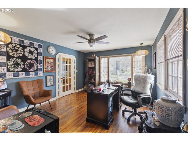 882 Ne 7TH St, Grants Pass, OR 97526