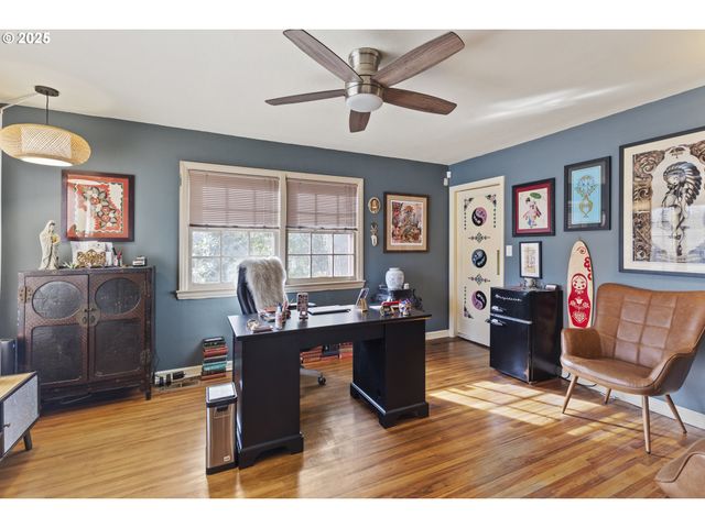 882 Ne 7TH St, Grants Pass, OR 97526