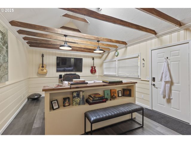 882 Ne 7TH St, Grants Pass, OR 97526