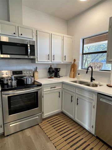 17203 Deer Creek Skyview, Dripping Springs, TX 78620