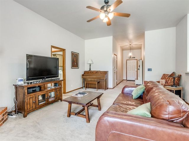 231 N Kelly Avenue, Edmond, OK 73003