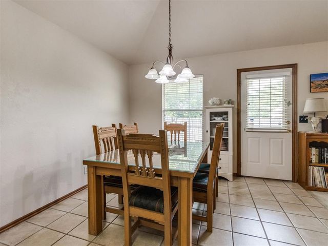 231 N Kelly Avenue, Edmond, OK 73003