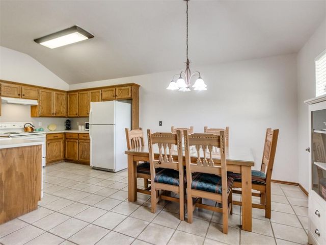 231 N Kelly Avenue, Edmond, OK 73003