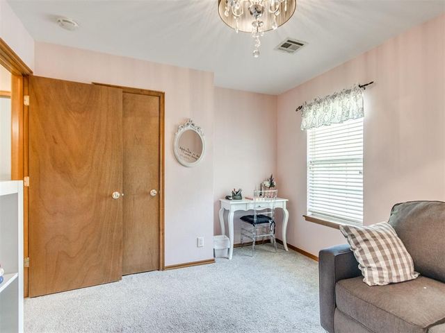 231 N Kelly Avenue, Edmond, OK 73003