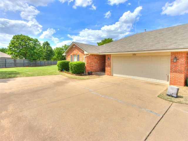 231 N Kelly Avenue, Edmond, OK 73003