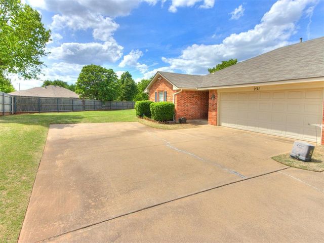 231 N Kelly Avenue, Edmond, OK 73003