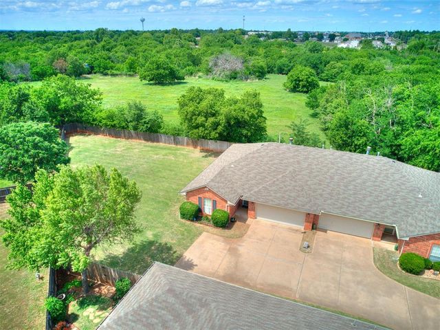 231 N Kelly Avenue, Edmond, OK 73003