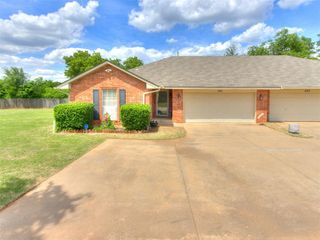 231 N Kelly Avenue, Edmond, OK 73003
