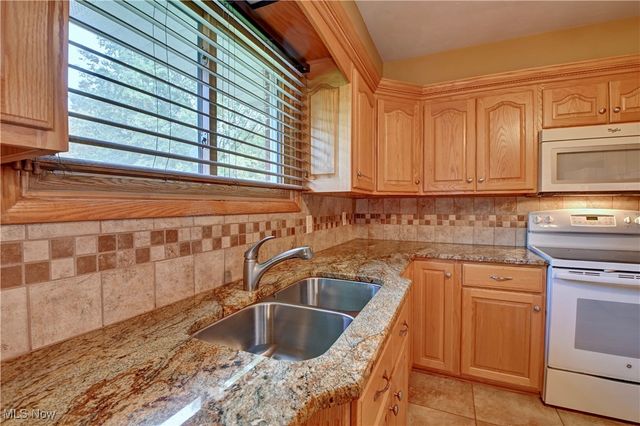 7155 Drake State Line Road, Burghill, OH 44404