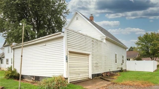 312 3rd Street, Abbotsford, WI 54405