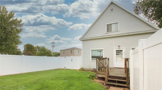 312 3rd Street, Abbotsford, WI 54405