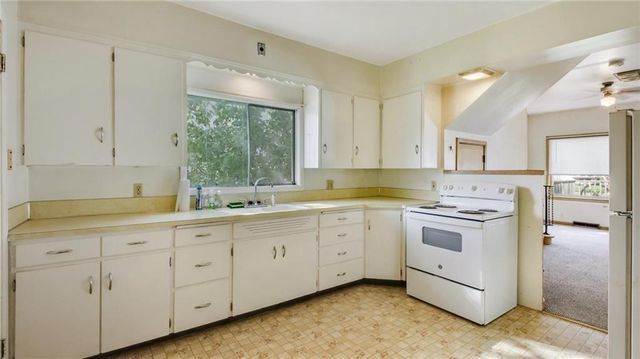 312 3rd Street, Abbotsford, WI 54405