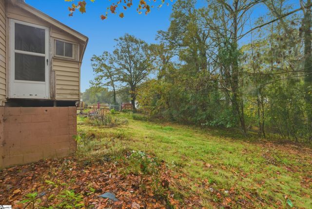 14 Blake Street, Pelzer, SC 29669