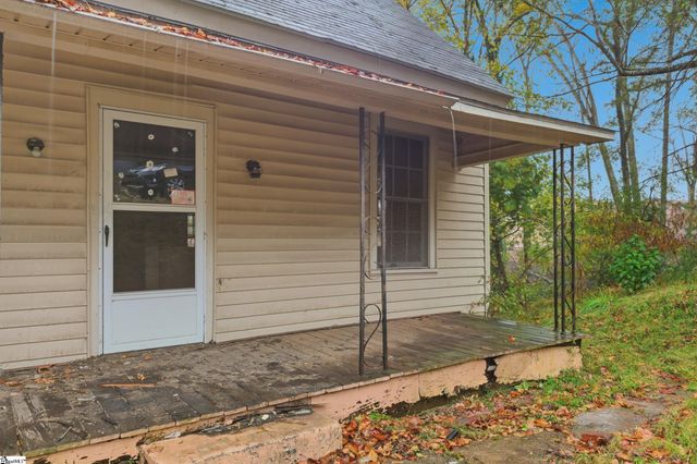 14 Blake Street, Pelzer, SC 29669