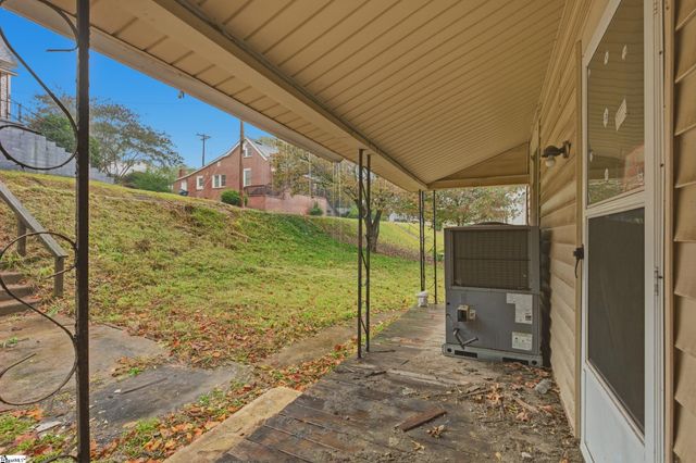 14 Blake Street, Pelzer, SC 29669