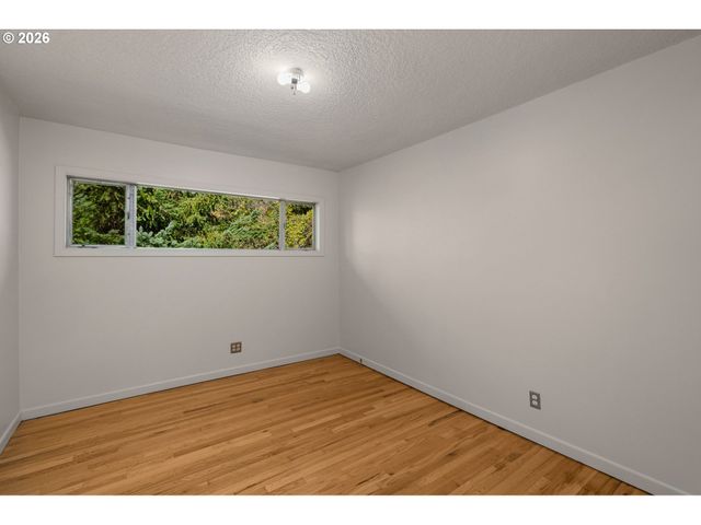 1930 Se RISLEY Ave, Milwaukie, OR 97267