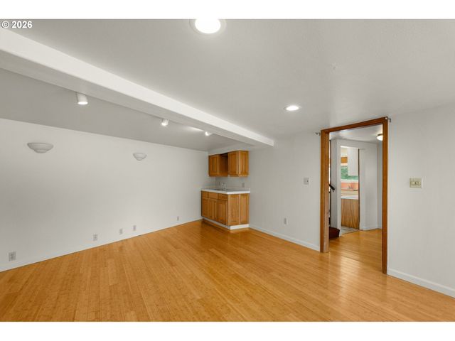 1930 Se RISLEY Ave, Milwaukie, OR 97267