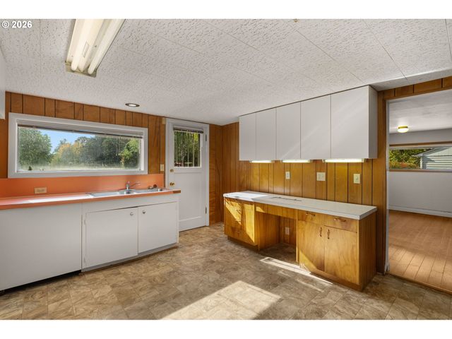 1930 Se RISLEY Ave, Milwaukie, OR 97267