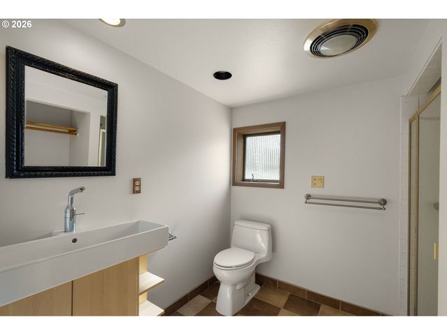 1930 Se RISLEY Ave, Milwaukie, OR 97267