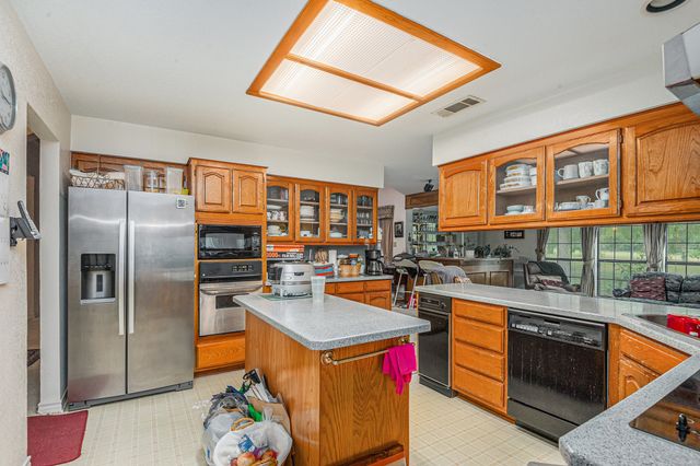 3805 Snow Creek Drive, Fort Worth, TX 76008