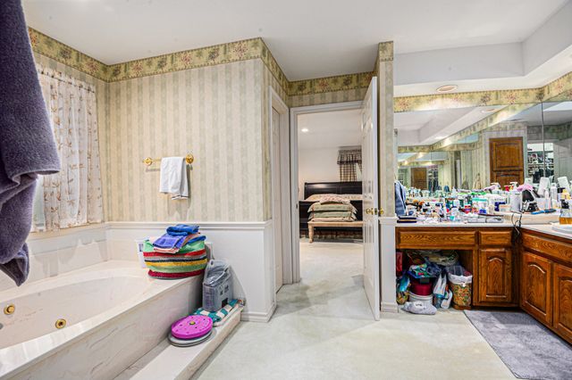 3805 Snow Creek Drive, Fort Worth, TX 76008