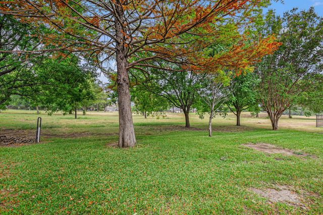 3805 Snow Creek Drive, Fort Worth, TX 76008